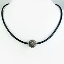 Load image into Gallery viewer, Black Tahitian Carved King Pearl Necklace
