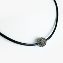Load image into Gallery viewer, Black Tahitian Carved King Pearl Pendant