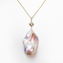 Load image into Gallery viewer, Pearl and Diamond Gold Pendant