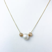 Load image into Gallery viewer, Pearl and Gold Bead Necklace