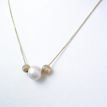 Load image into Gallery viewer, Pearl and Gold Bead Necklace