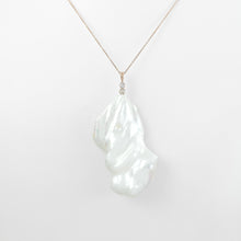 Load image into Gallery viewer, Pearl and Diamond Rose Gold Pendant