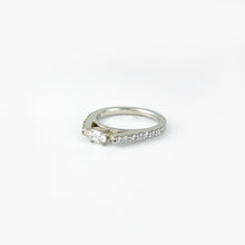 Load image into Gallery viewer, Oval Diamond White Gold Ring