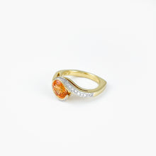 Load image into Gallery viewer, Oval Mandarin Garnet and Diamond Yellow Gold Ring