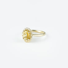 Load image into Gallery viewer, Oval Yellow Beryl Yellow Gold Ring
