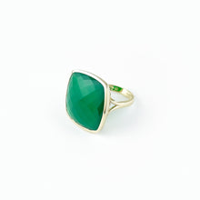 Load image into Gallery viewer, Green Agate Yellow Gold Ring