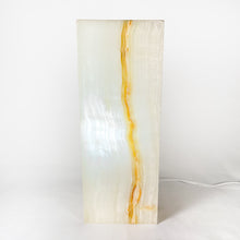 Load image into Gallery viewer, Nube Onyx Square Lamp