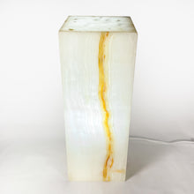 Load image into Gallery viewer, Nube Onyx Square Lamp