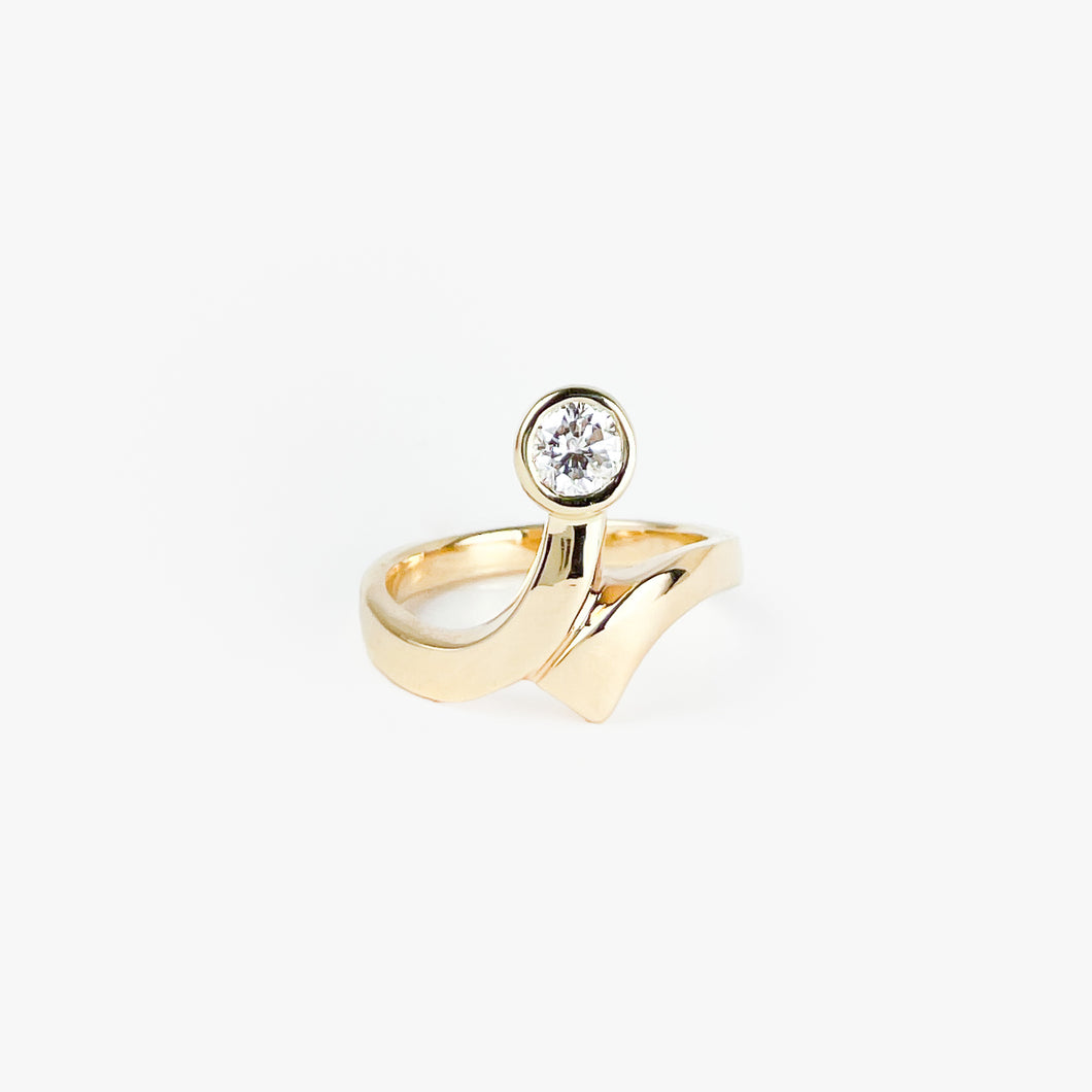 Round Natural Diamond Yellow Gold Ring