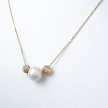 Load image into Gallery viewer, Pearl and Gold Bead Necklace
