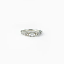 Load image into Gallery viewer, Oval Diamond White Gold Ring

