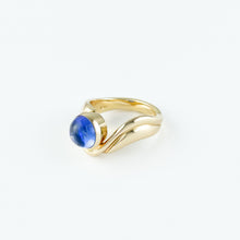 Load image into Gallery viewer, Tanzanite Yellow Gold Ring
