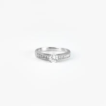 Load image into Gallery viewer, Round Diamond White Gold Ring
