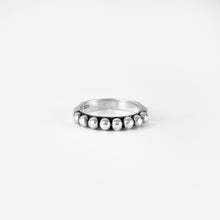 Load image into Gallery viewer, Beaded Tapered Edge Silver Ring
