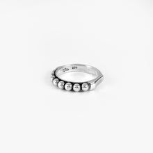 Load image into Gallery viewer, Beaded Tapered Edge Silver Ring
